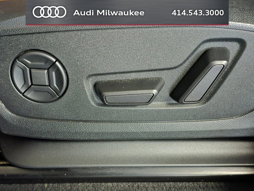 Certified 2023 Audi Q3 2.0T Premium Plus w/ Premium Plus Package AWD/4WD image 19