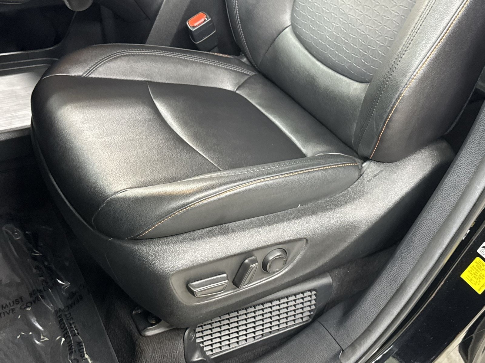 Used 2024 Toyota Sienna XSE w/ XSE Plus Package AWD/4WD image 24