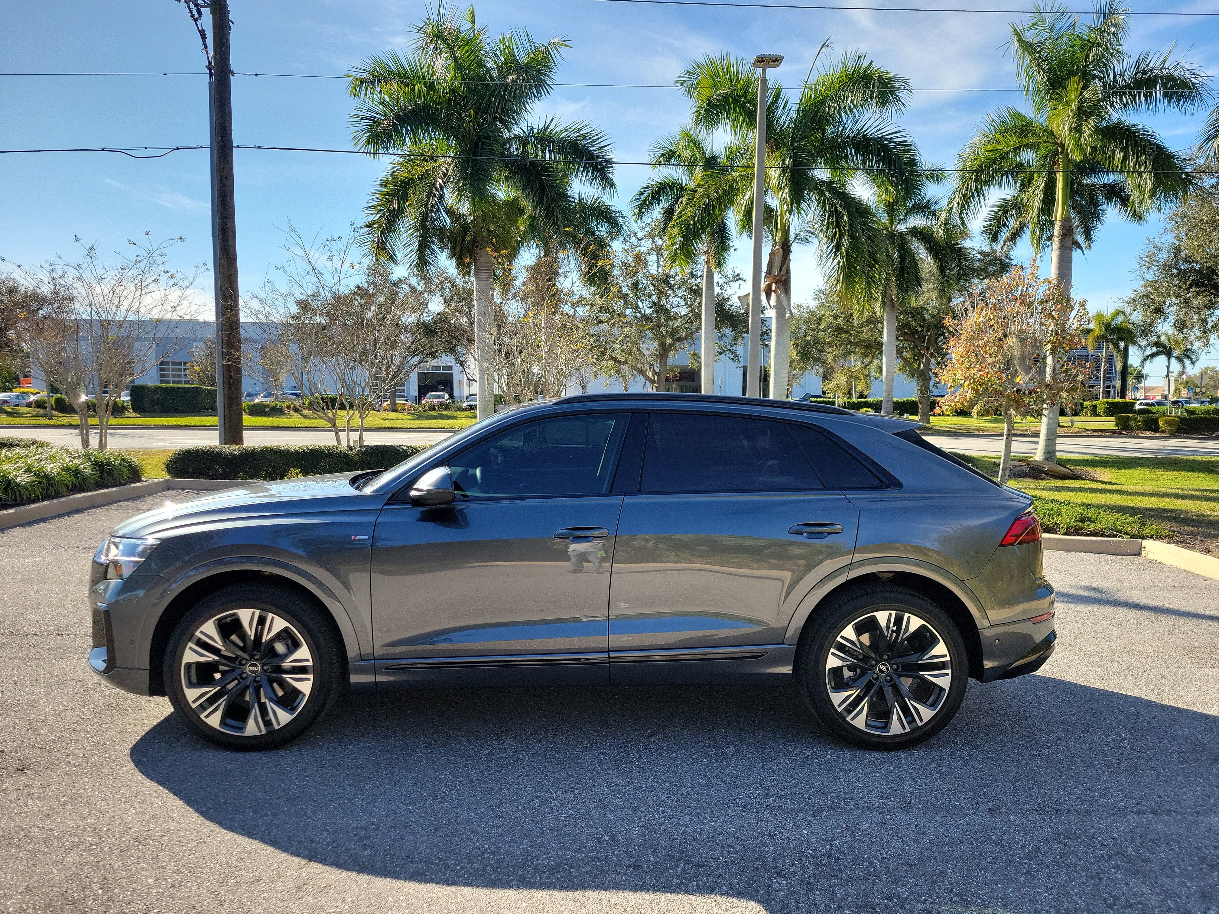 Certified 2025 Audi Q8 Premium Plus image 7