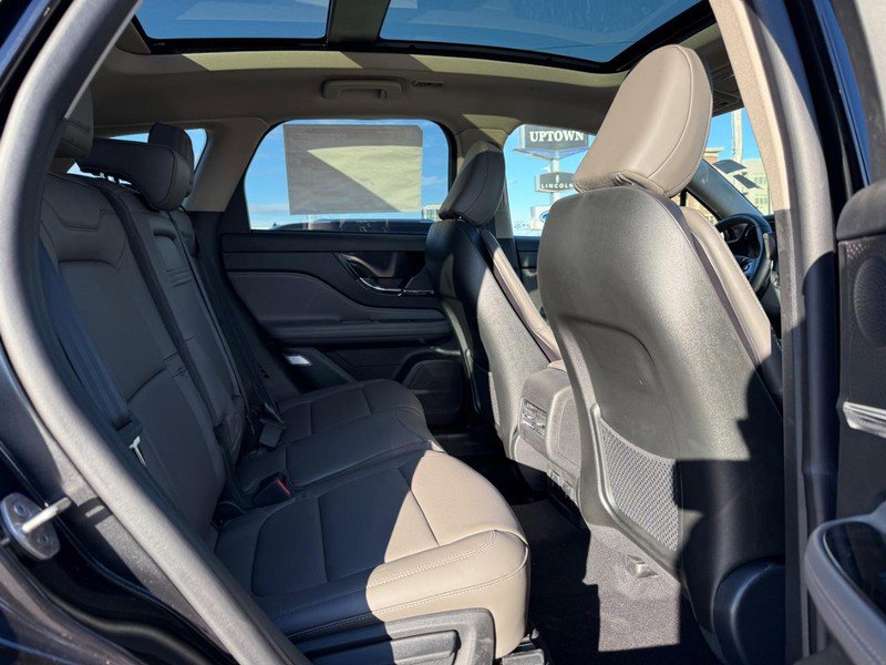 New 2026 Lincoln Corsair Reserve w/ Jet Appearance Package image 5