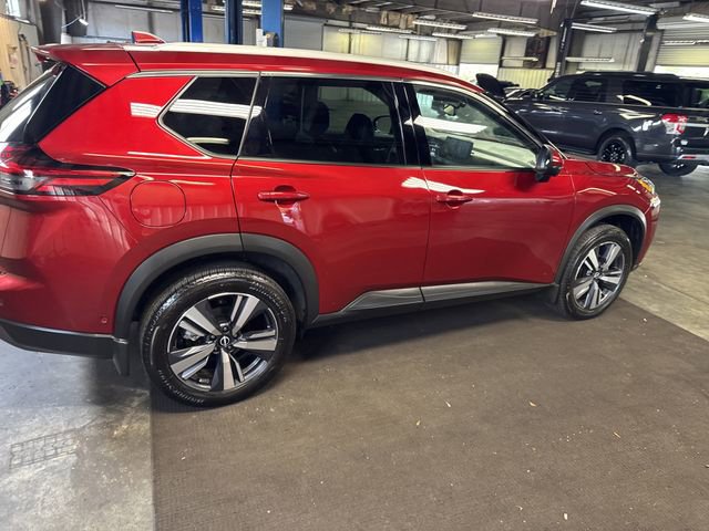 Used 2025 Nissan Rogue SL image 6