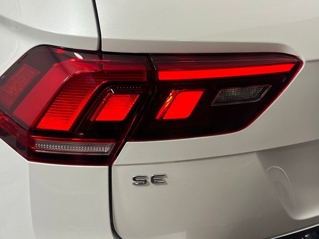 Used 2023 Volkswagen Tiguan SE R-Line image 15