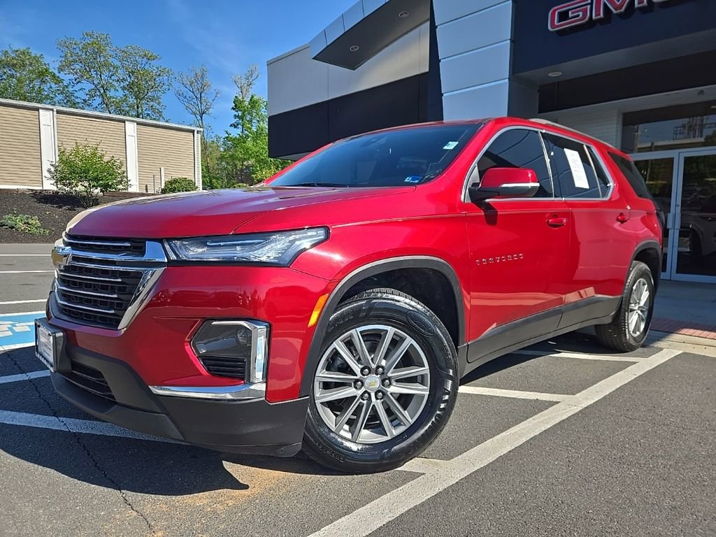Used 2023 Chevrolet Traverse LT FWD image 3