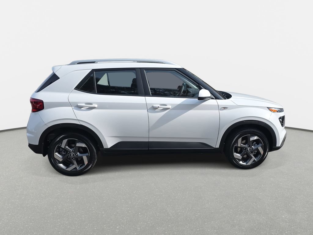 New 2026 Hyundai Venue SEL FWD image 4