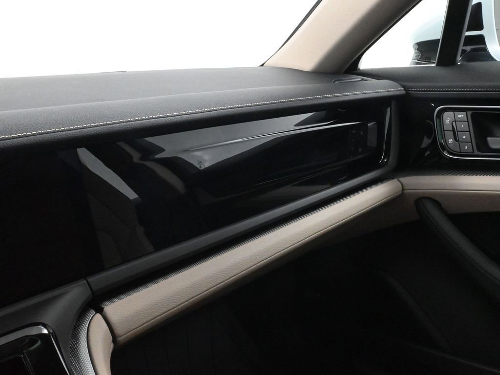 Certified 2026 Porsche Panamera image 24