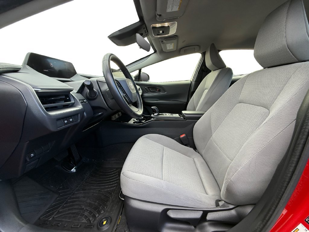Used 2023 Toyota Prius LE FWD image 9