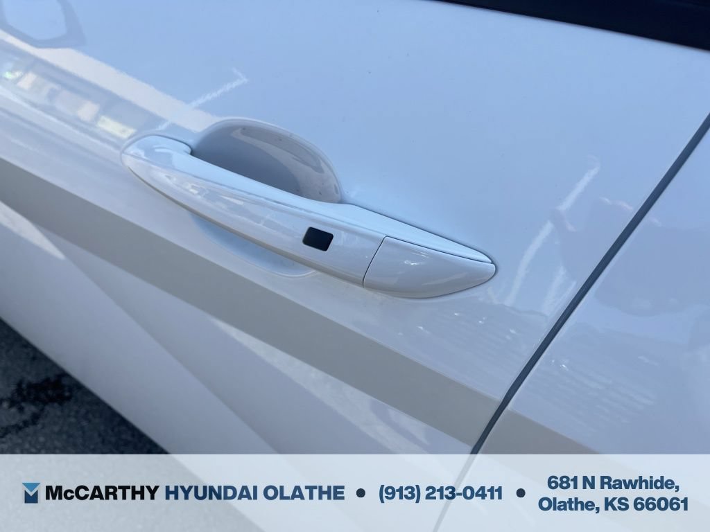 Used 2025 Hyundai Elantra Sport FWD image 16
