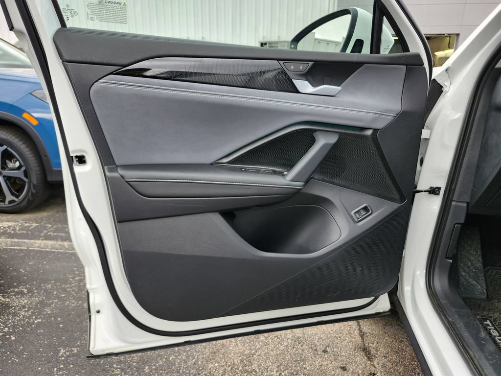 Certified 2026 Volkswagen Tiguan SE AWD/4WD image 11