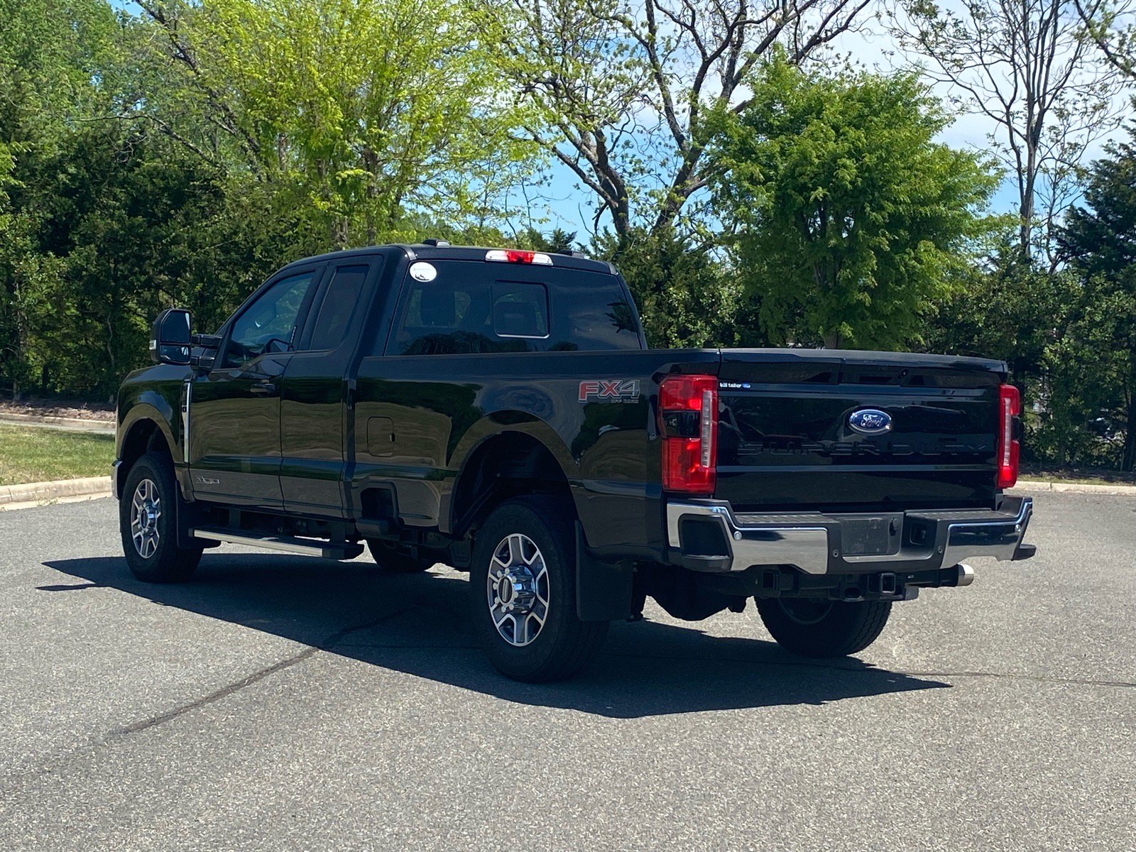 Used 2023 Ford F350 Lariat w/ FX4 Off-Road Package image 8