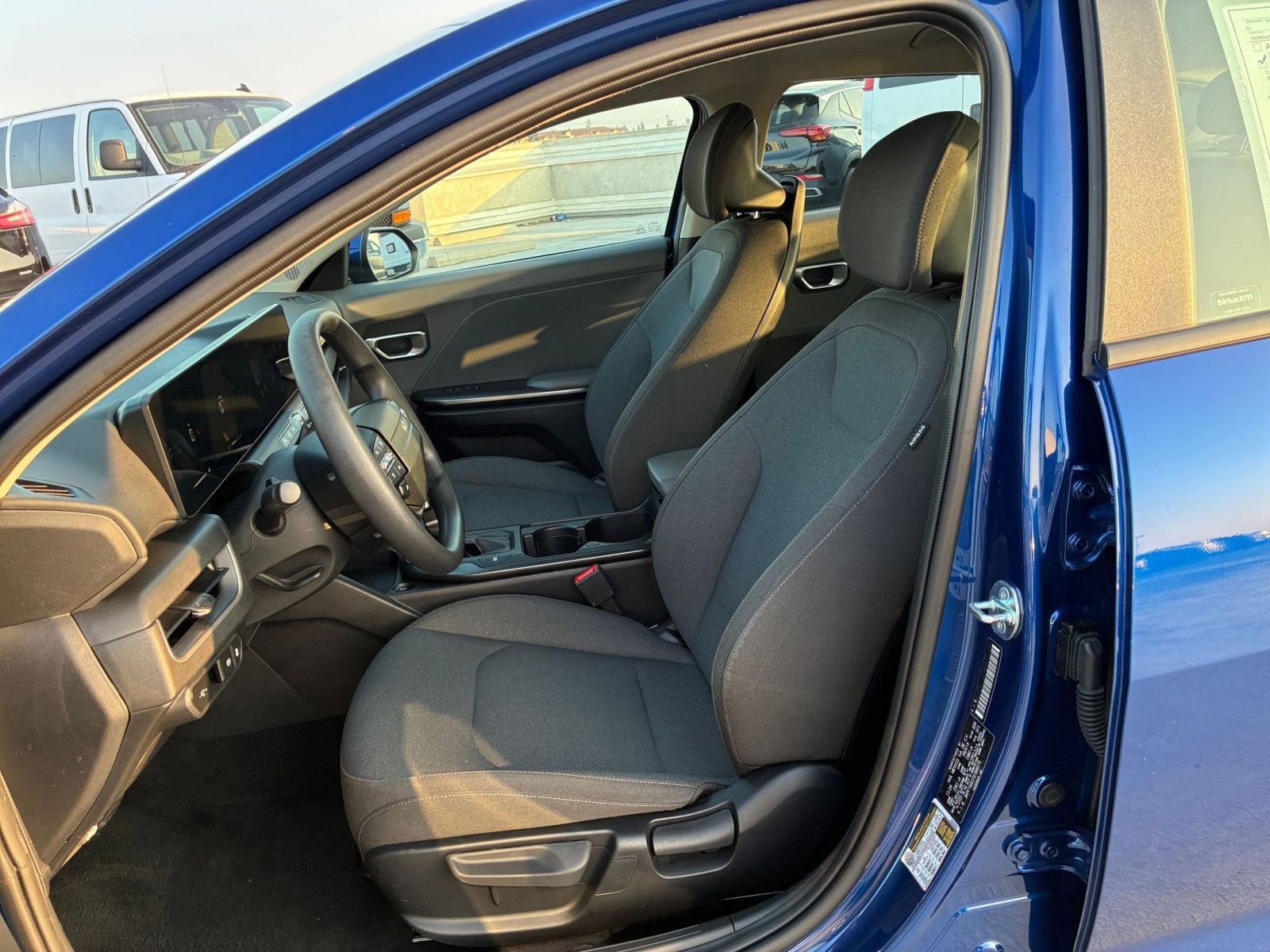 Used 2025 Kia K4 LXS image 25