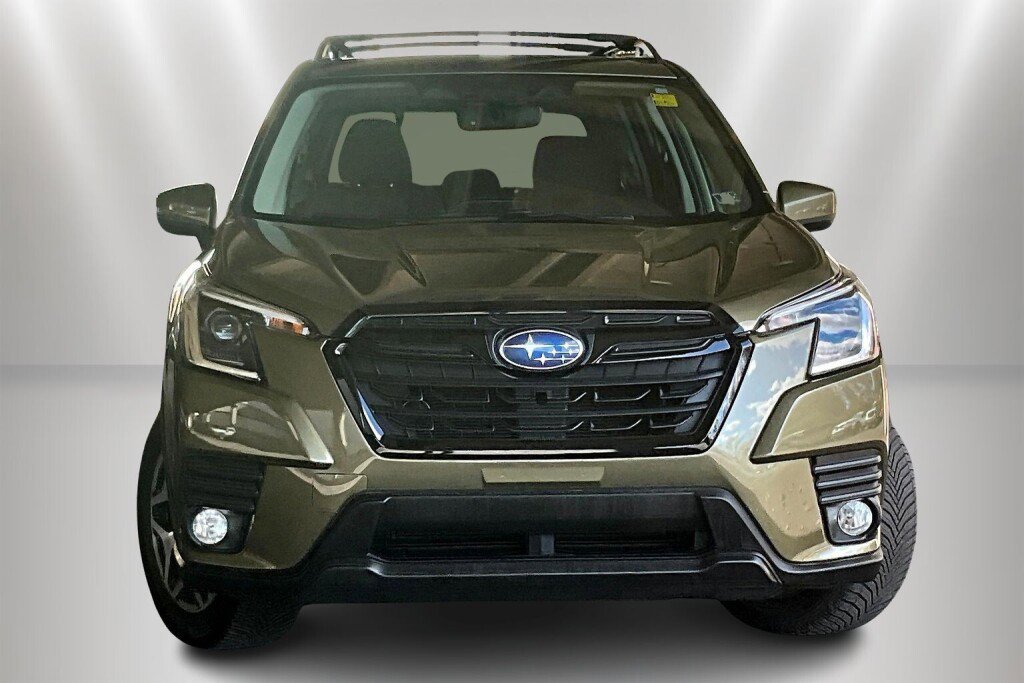 Used 2022 Subaru Forester Premium image 2