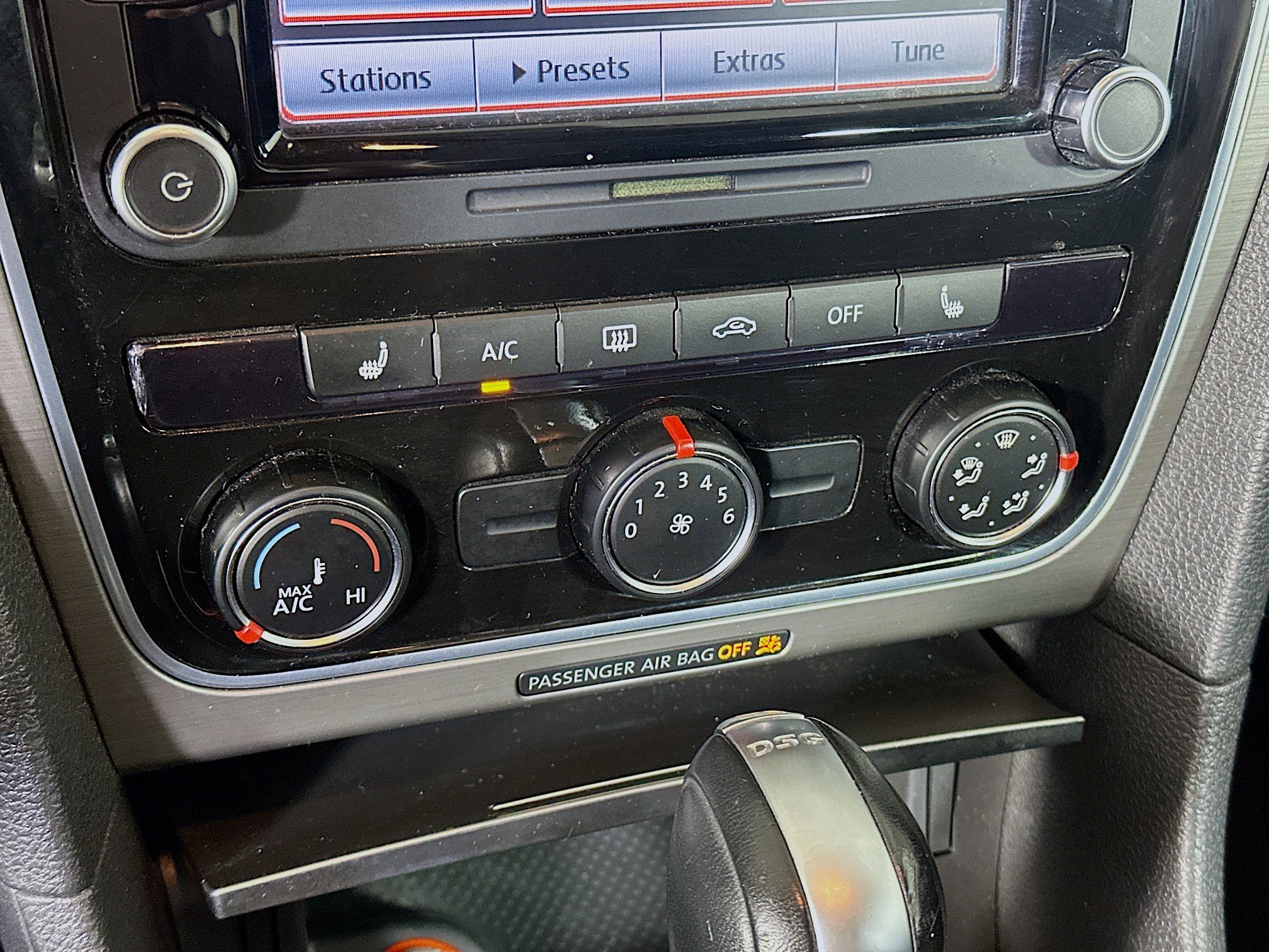 Used 2015 Volkswagen Passat TDI SE FWD image 23