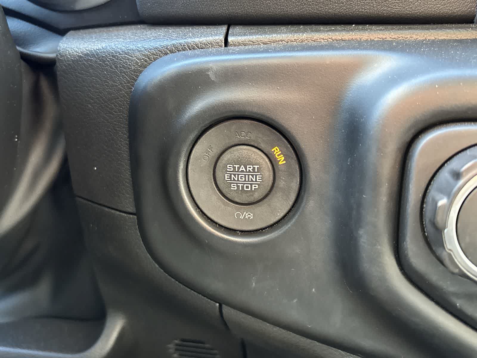Certified 2022 Jeep Wrangler Unlimited Sahara AWD/4WD image 28
