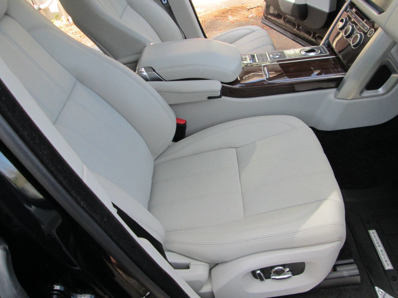 Used 2017 Land Rover Range Rover Supercharged image 29