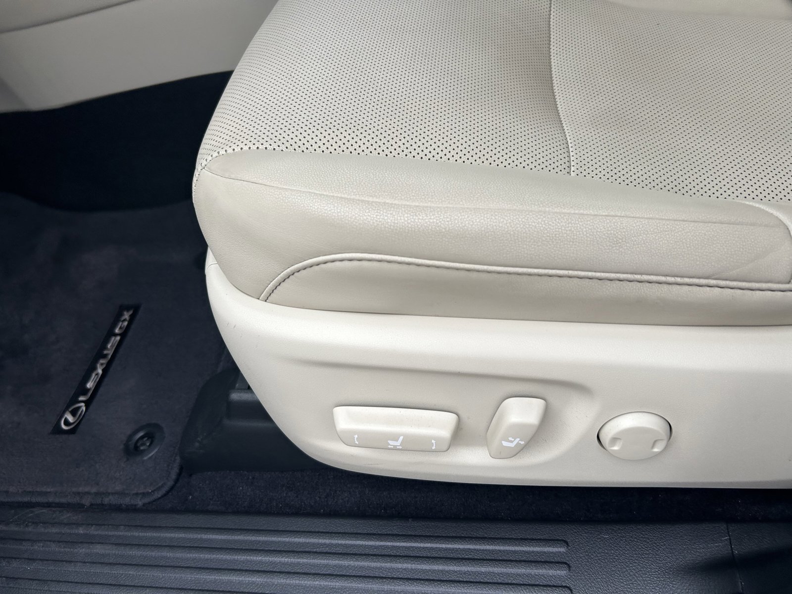 Used 2021 Lexus GX 460 Premium w/ Premium Package image 11