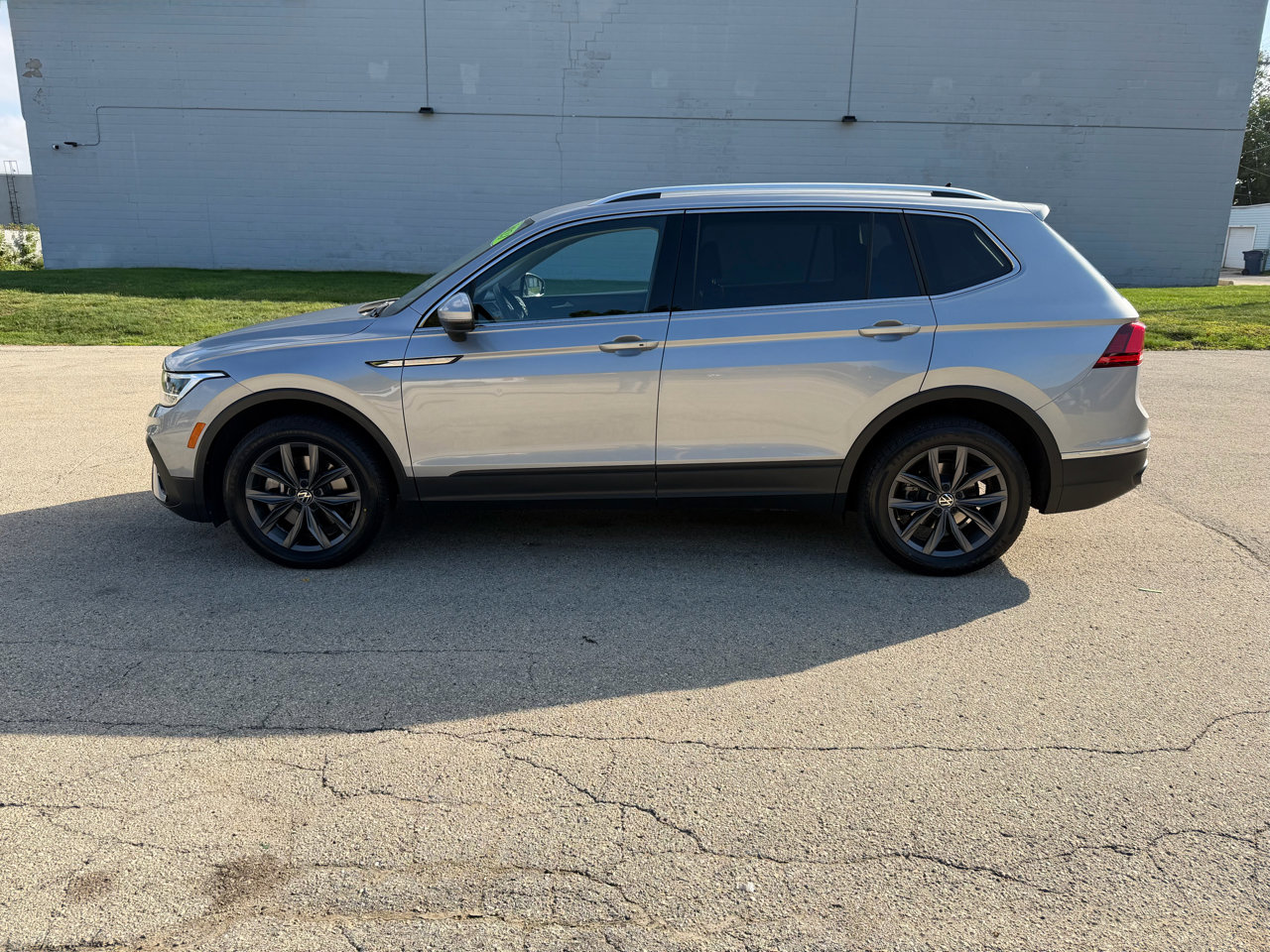 Used 2022 Volkswagen Tiguan SE image 4