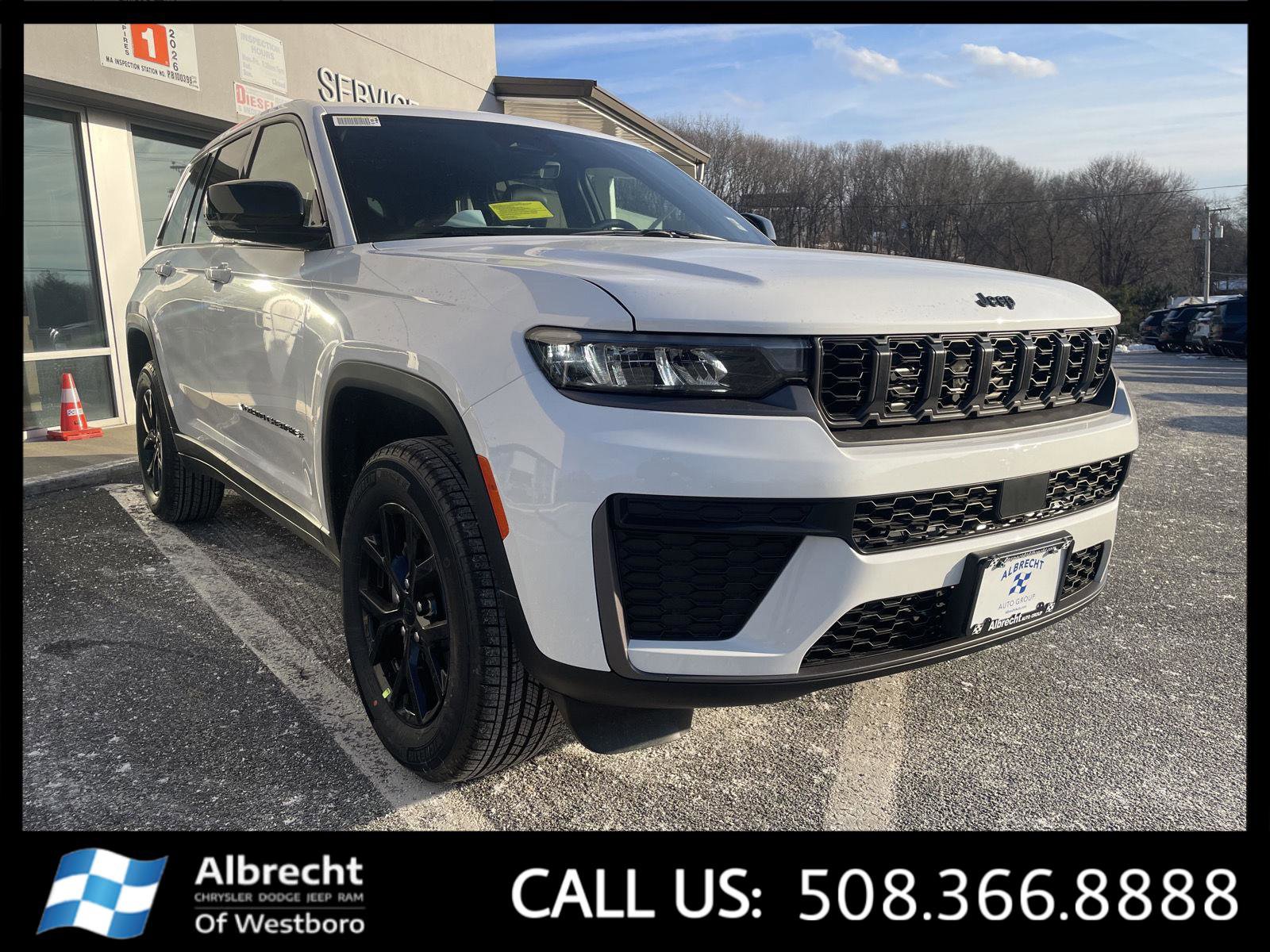 New 2026 Jeep Grand Cherokee Altitude image 7