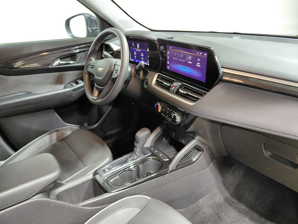 Used 2025 Chevrolet TrailBlazer LT FWD image 20