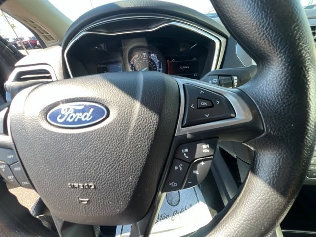 Used 2020 Ford Fusion SE FWD image 26