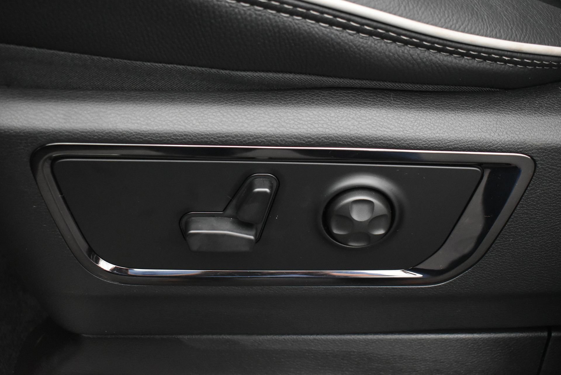 New 2026 RAM 1500 Limited image 13