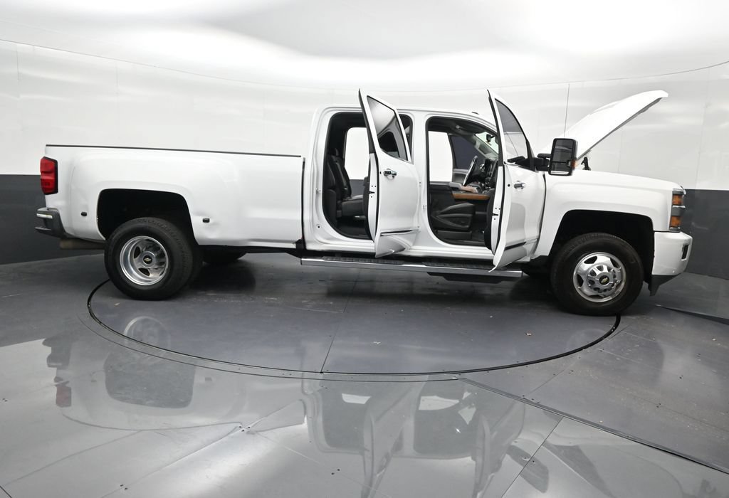 Used 2019 Chevrolet Silverado 3500 High Country w/ Duramax Plus Package AWD/4WD image 34