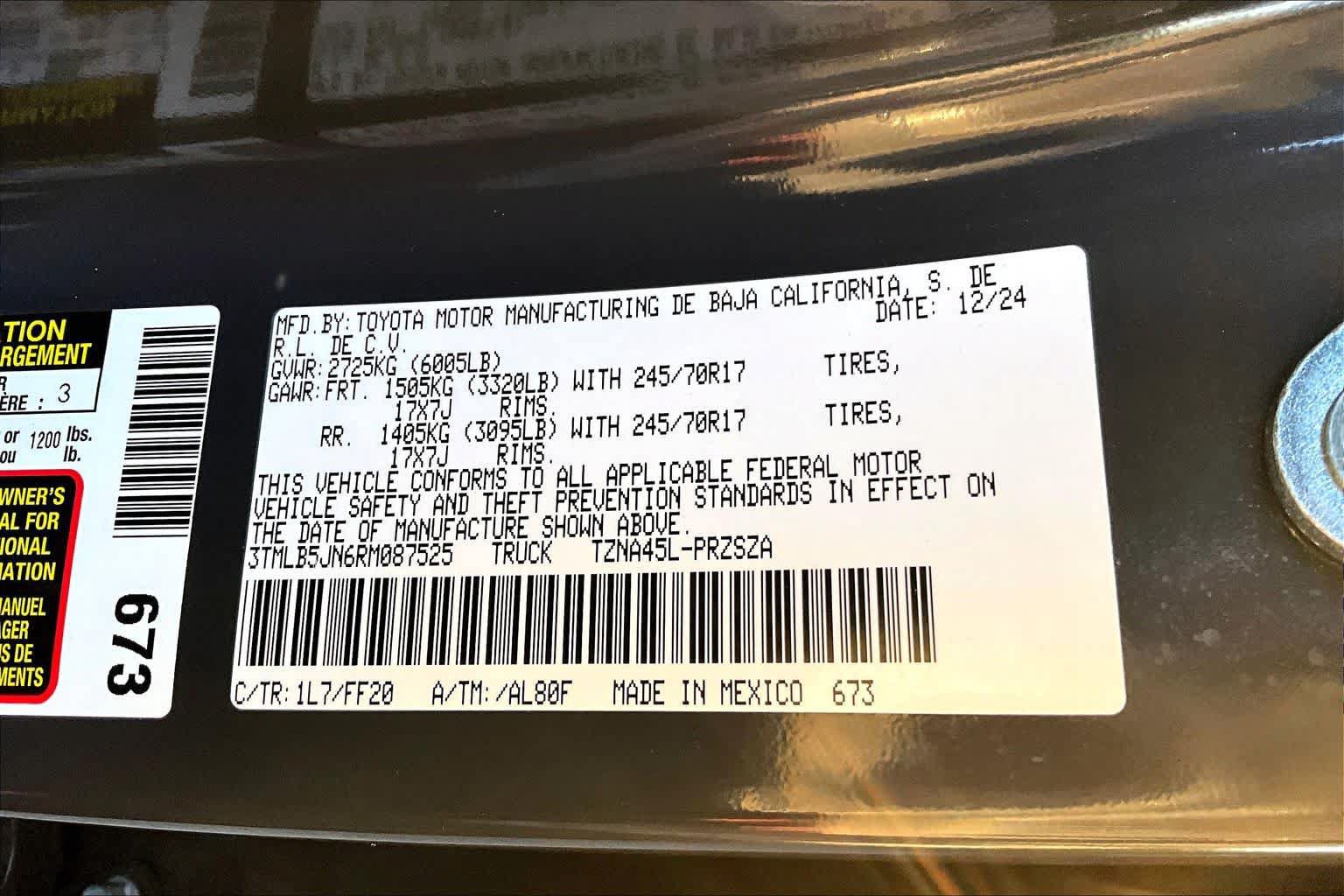 Certified 2024 Toyota Tacoma SR5 AWD/4WD image 33