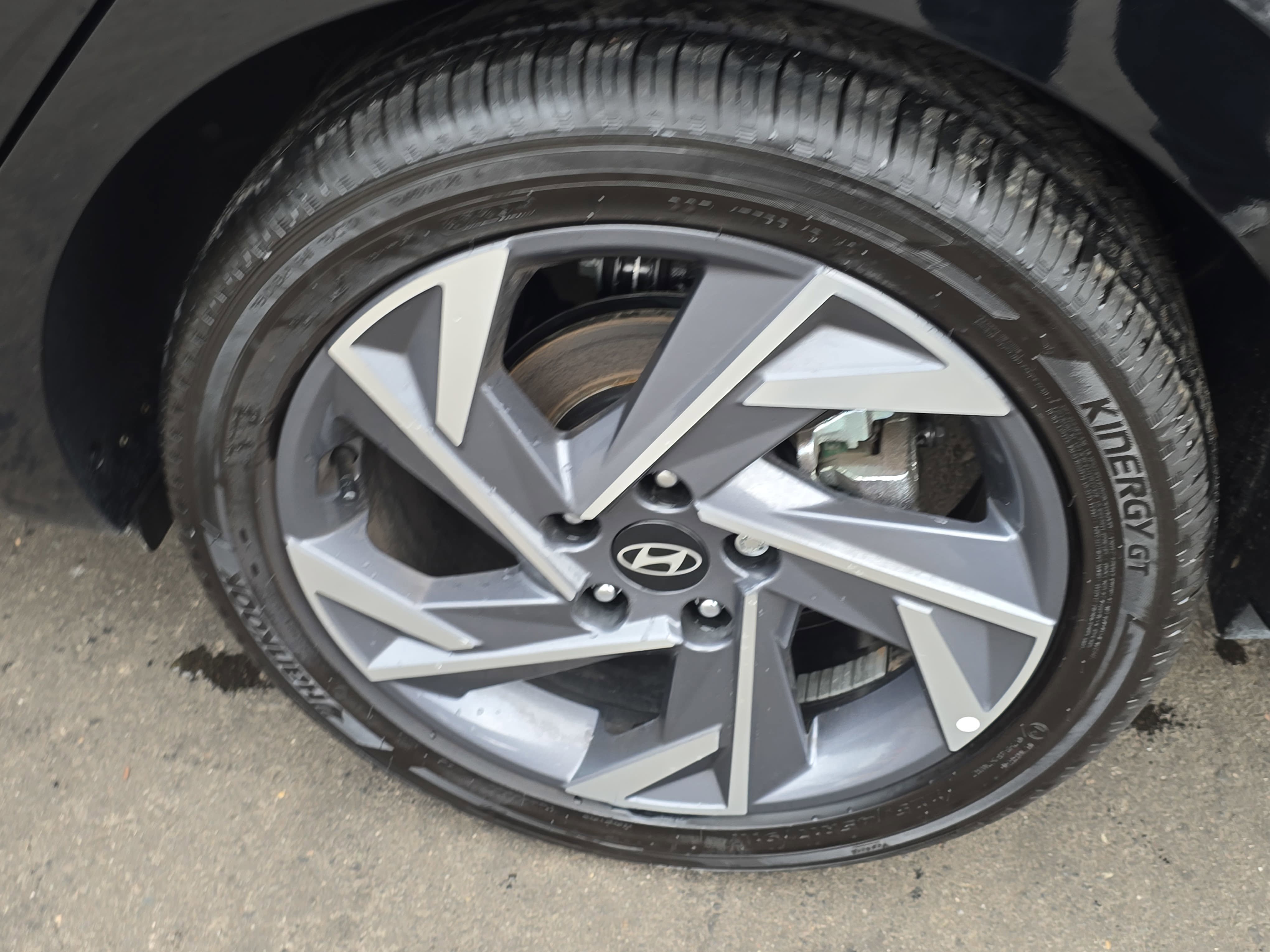 Certified 2025 Hyundai Elantra SEL FWD image 33