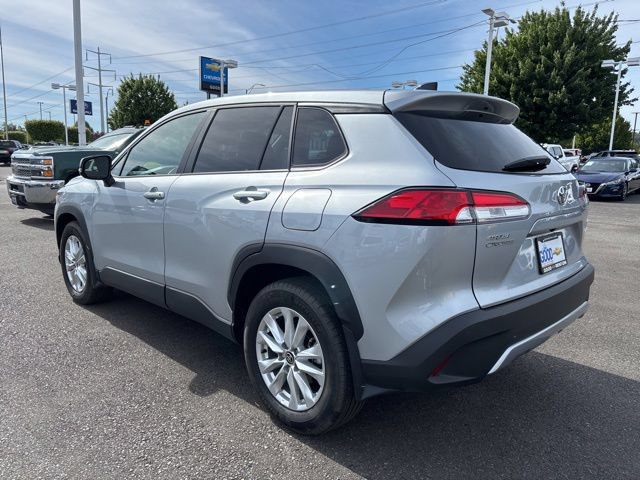 Used 2025 Toyota Corolla Cross LE AWD/4WD image 3