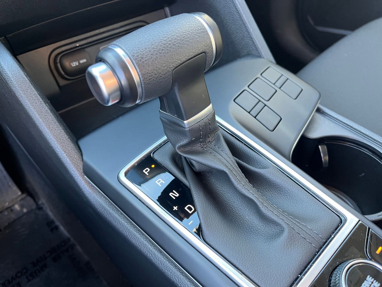 Used 2025 Kia Sportage LX image 41