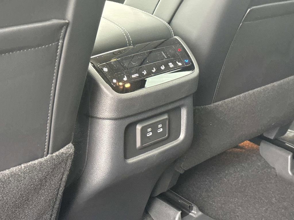 New 2026 INFINITI QX60 Luxe image 17