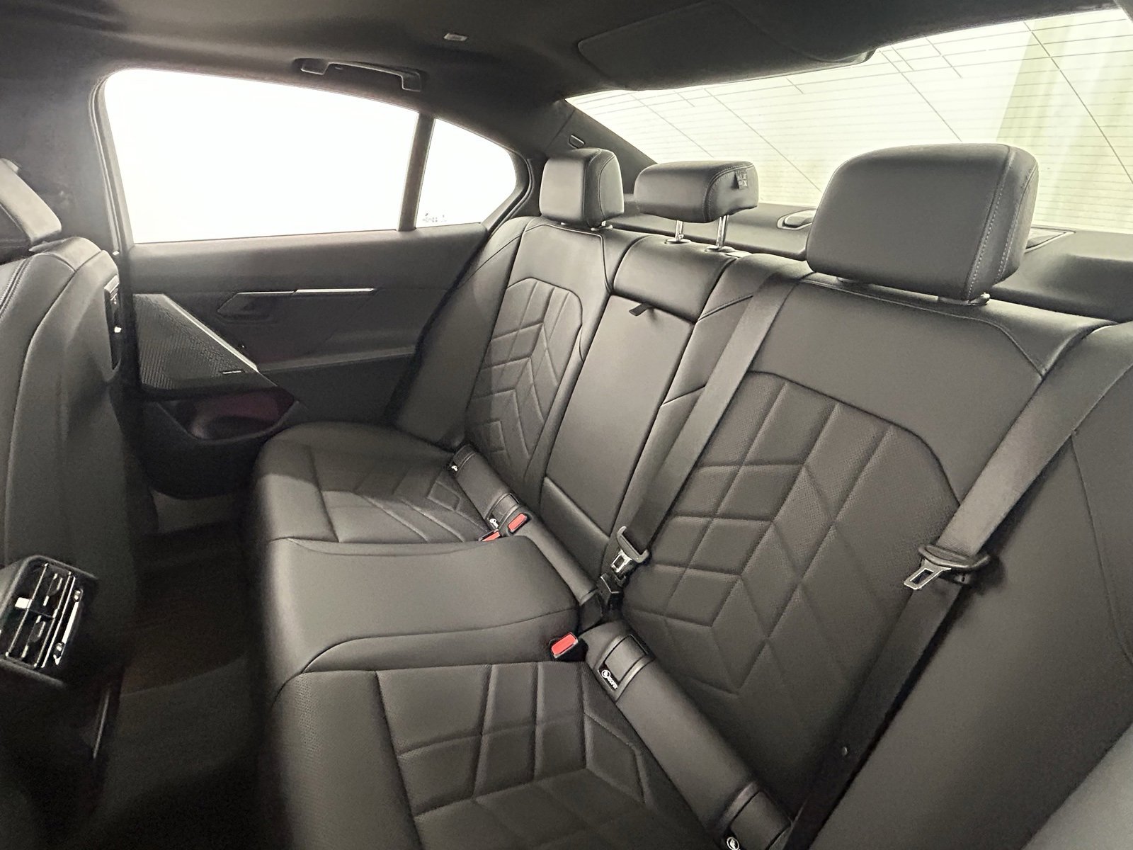 Used 2024 BMW i5 eDrive40i w/ Premium Package image 33