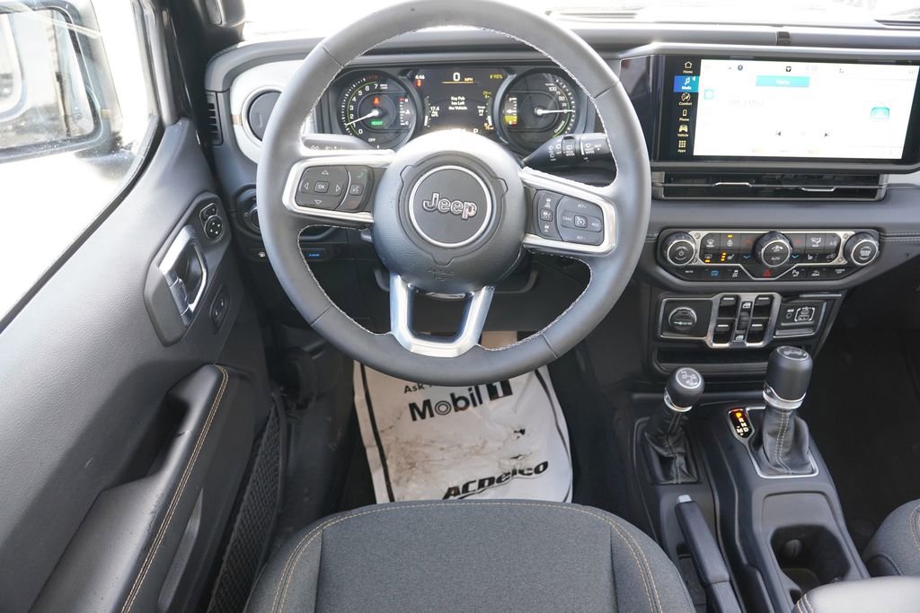 Certified 2025 Jeep Wrangler Unlimited Sahara w/ Safety Group image 18