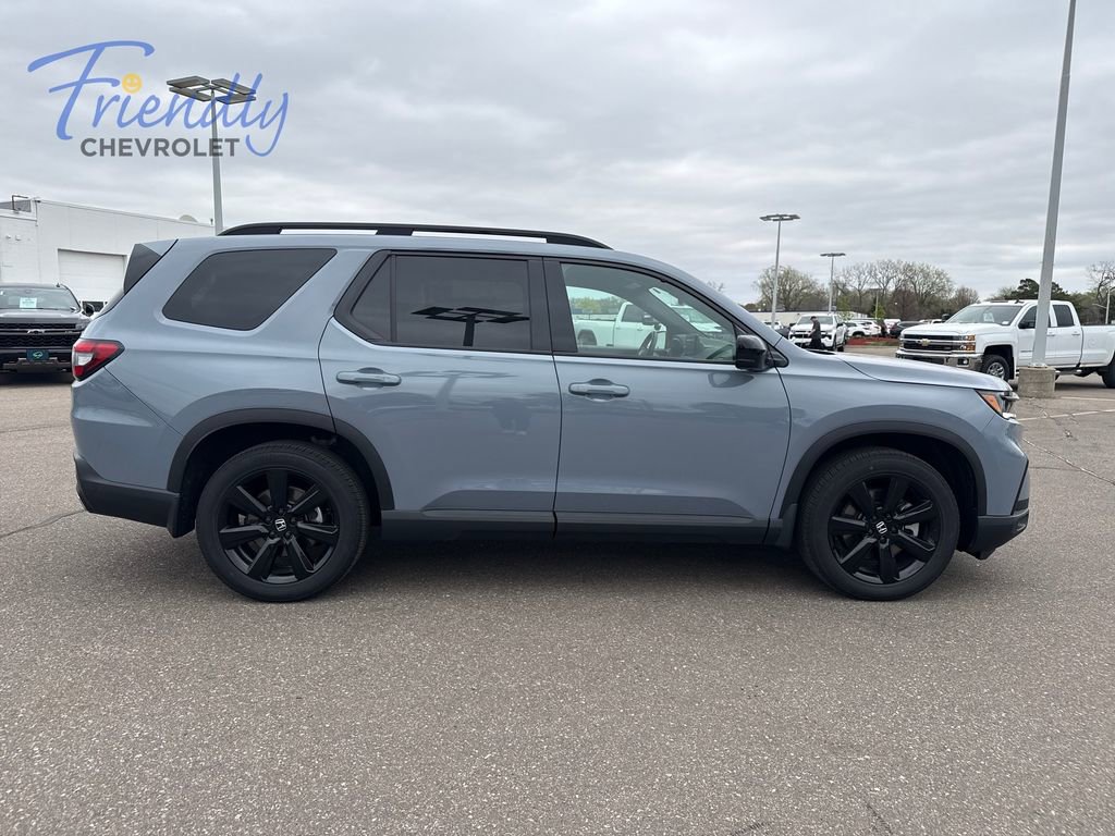 Used 2025 Honda Pilot Black Edition image 6