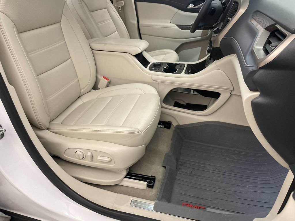 Used 2021 GMC Acadia Denali w/ Denali Technology Package FWD image 24