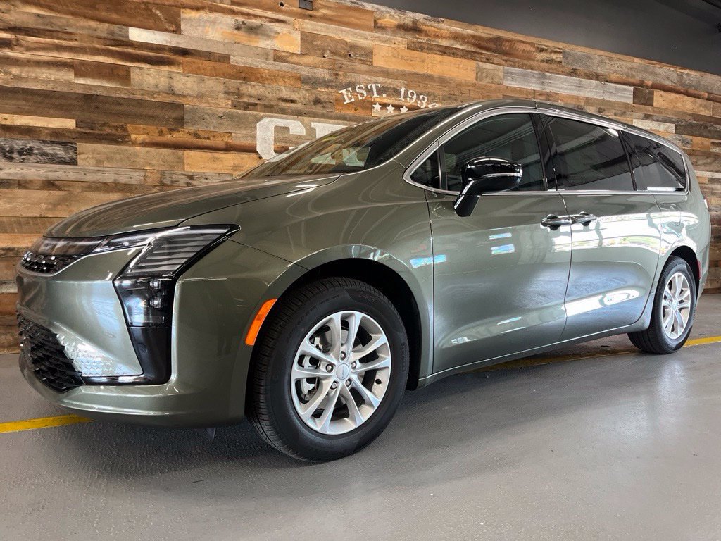 New 2027 Chrysler Pacifica Select FWD image 13