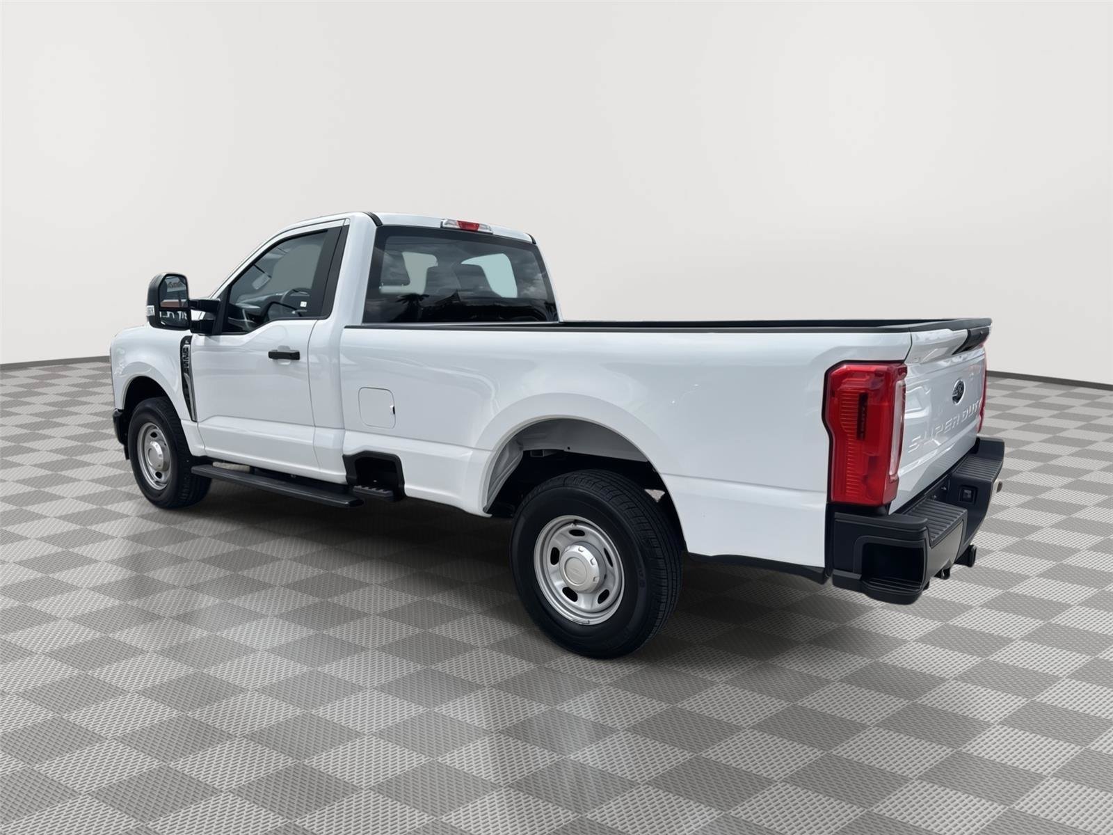 Used 2025 Ford F250 XL RWD image 7