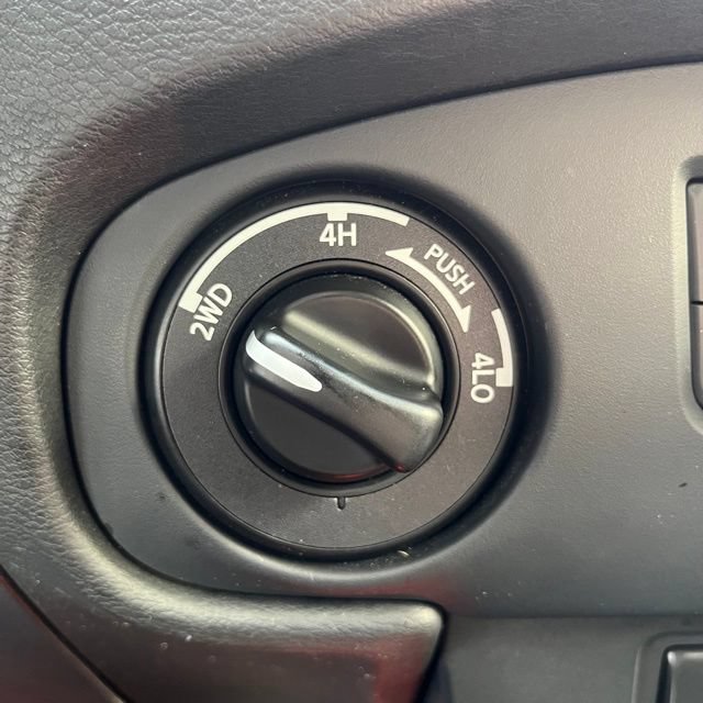 Used 2024 Nissan Frontier PRO-4X AWD/4WD image 15