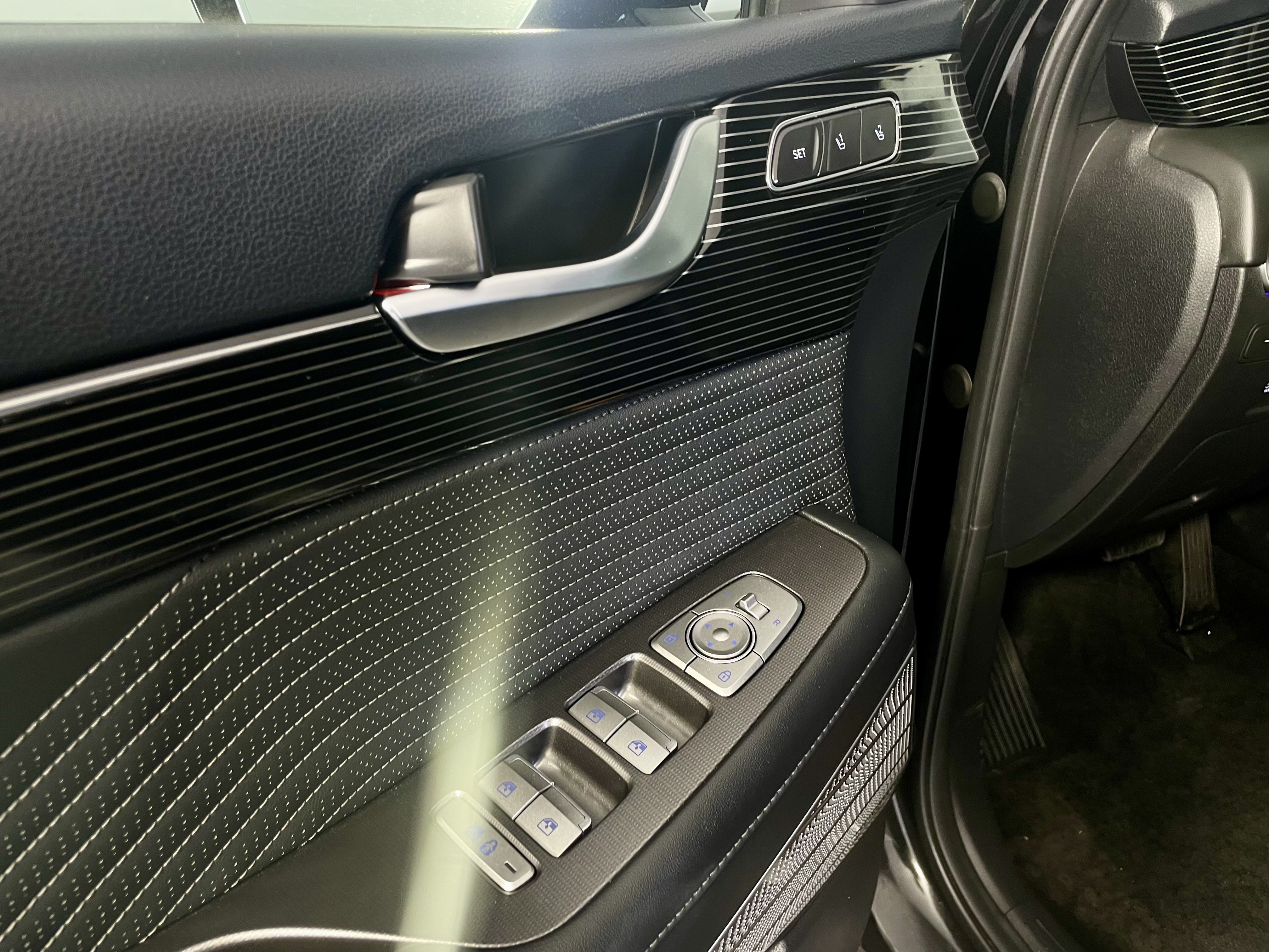 Used 2025 Hyundai Palisade Calligraphy AWD/4WD image 13