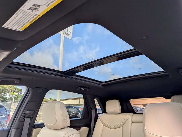 Used 2018 Cadillac XT5 Luxury w/ Driver Awareness Package FWD image 18