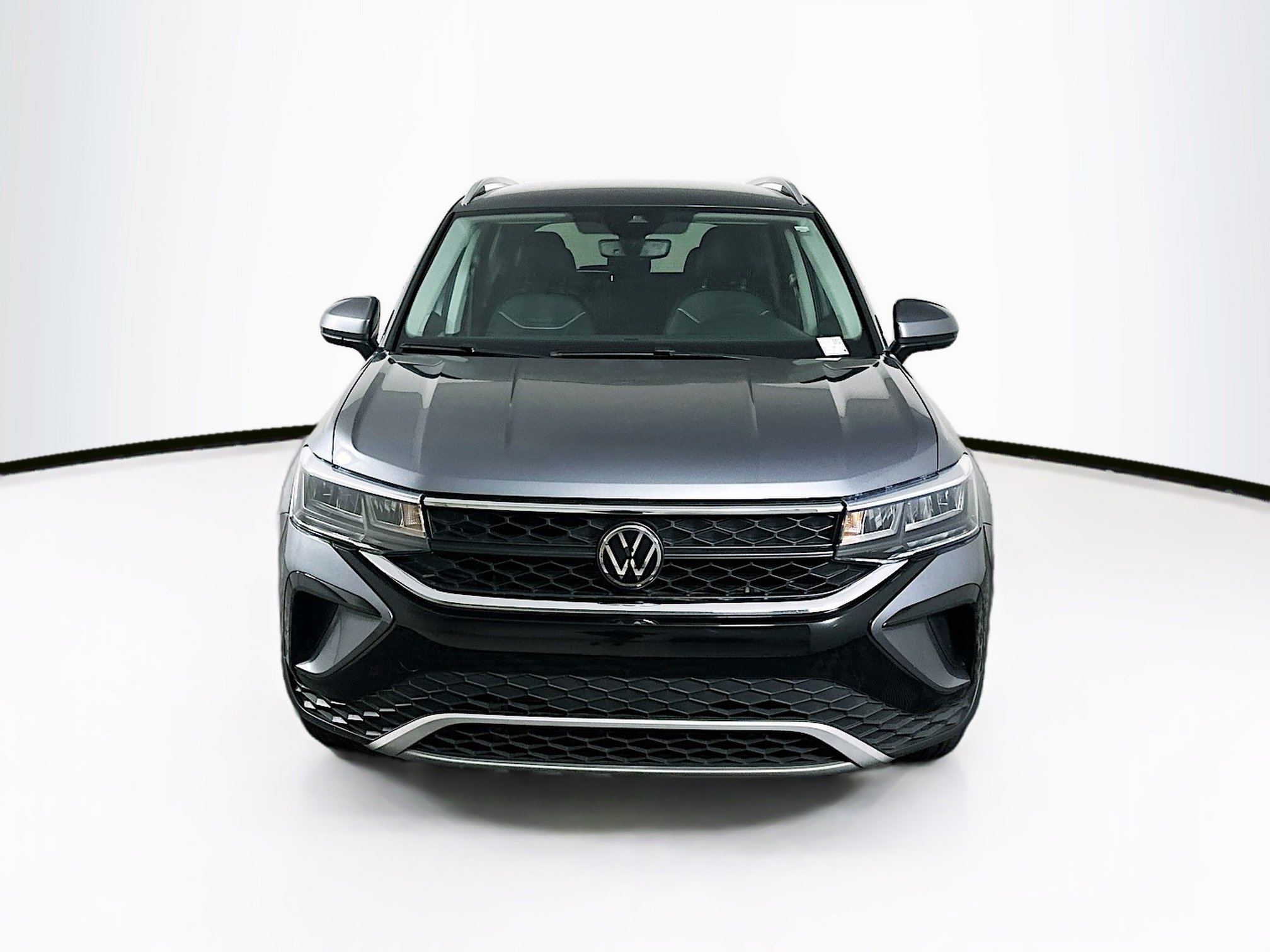 Used 2023 Volkswagen Taos SE image 2