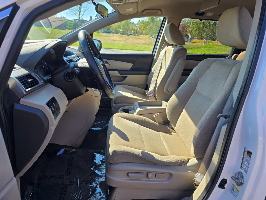 Used 2016 Honda Odyssey SE image 12