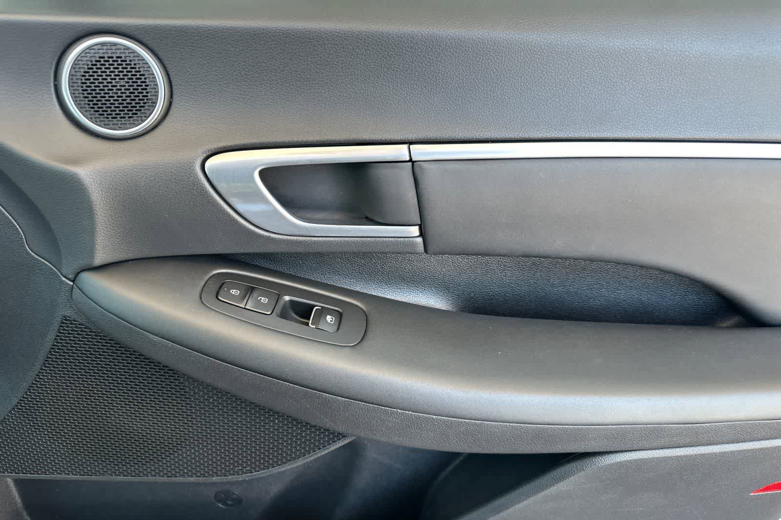 Used 2021 Hyundai Sonata SEL w/ Convenience Package FWD image 18