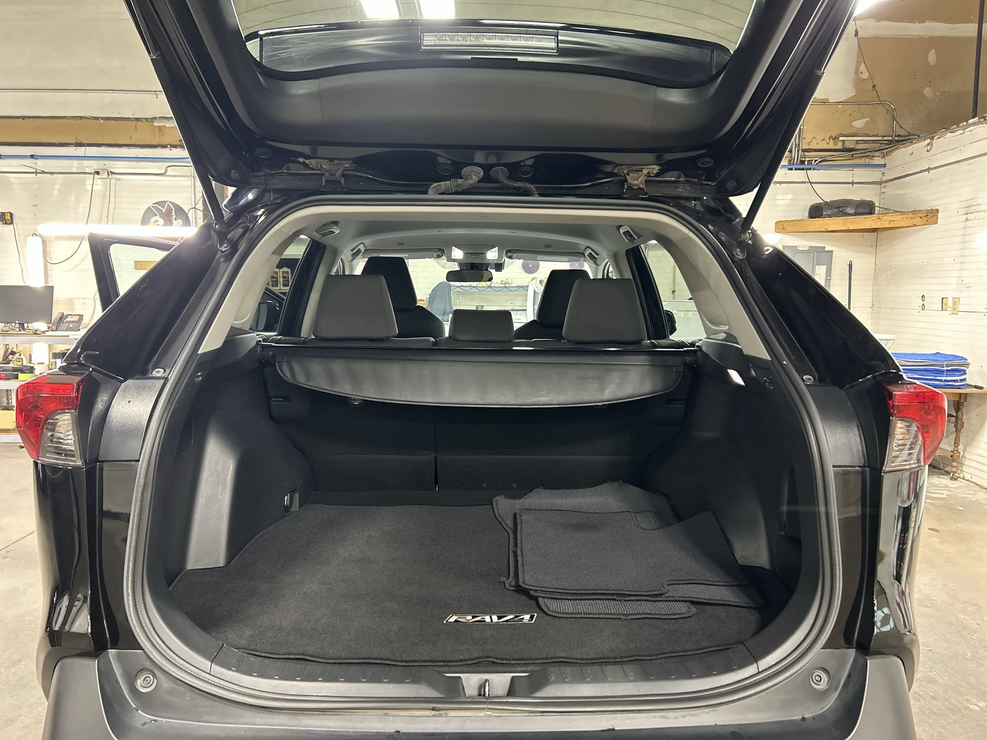 Used 2024 Toyota RAV4 XLE w/ Weather Package AWD/4WD image 26