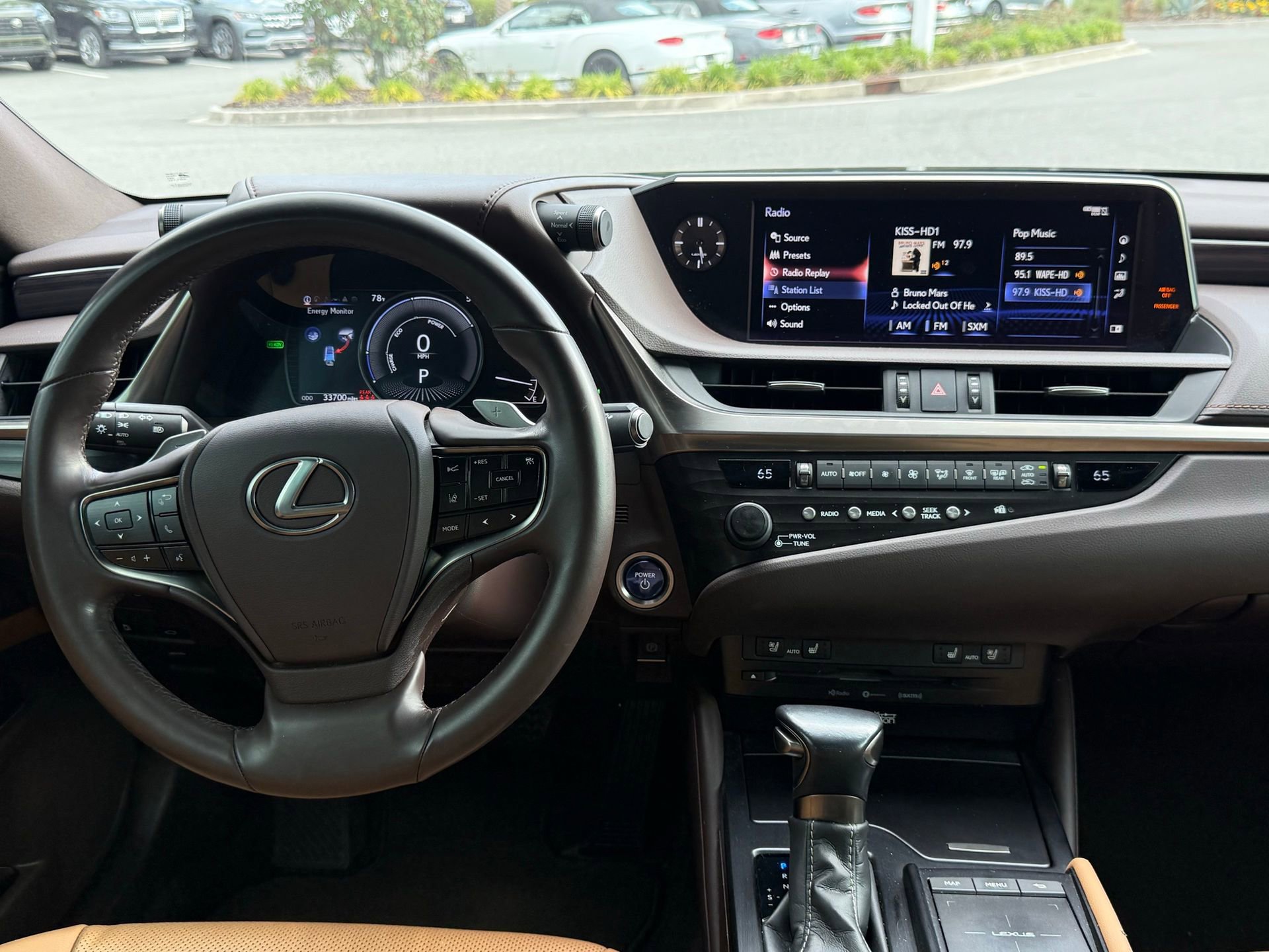 Used 2020 Lexus ES 300h w/ Premium Package FWD image 27