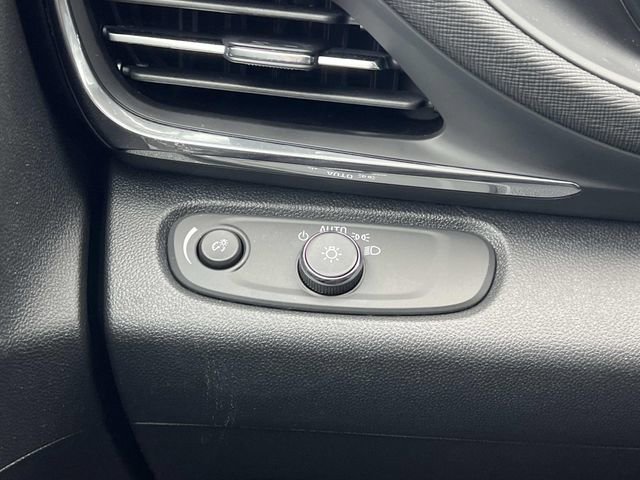 Used 2025 Buick Envista Preferred w/ Convenience I Package image 29