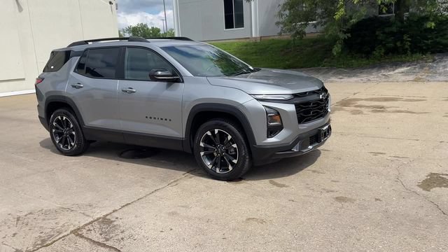 Used 2025 Chevrolet Equinox RS w/ Safety and Technology Package AWD/4WD image 2