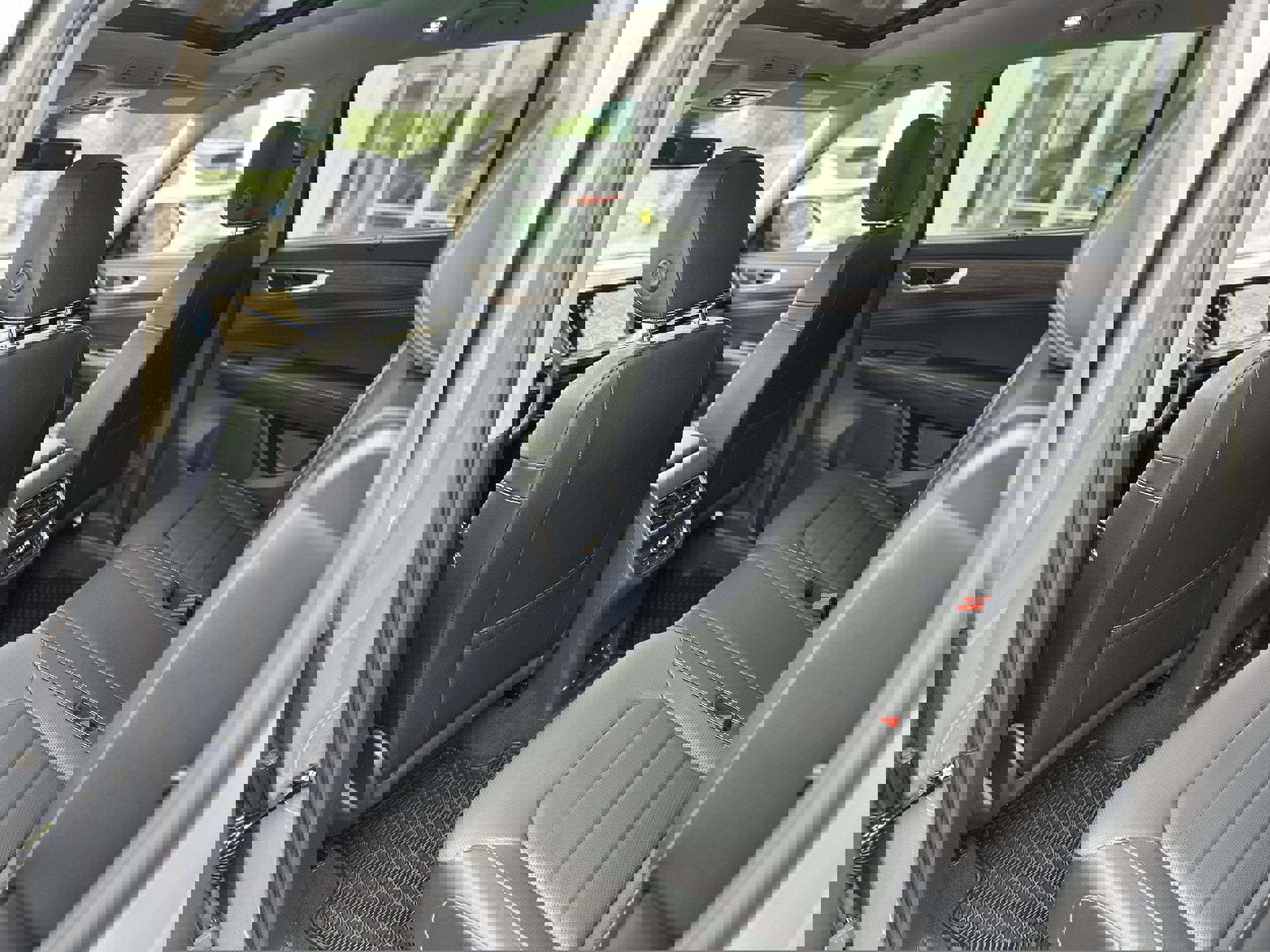 New 2025 Volkswagen Atlas SEL image 26