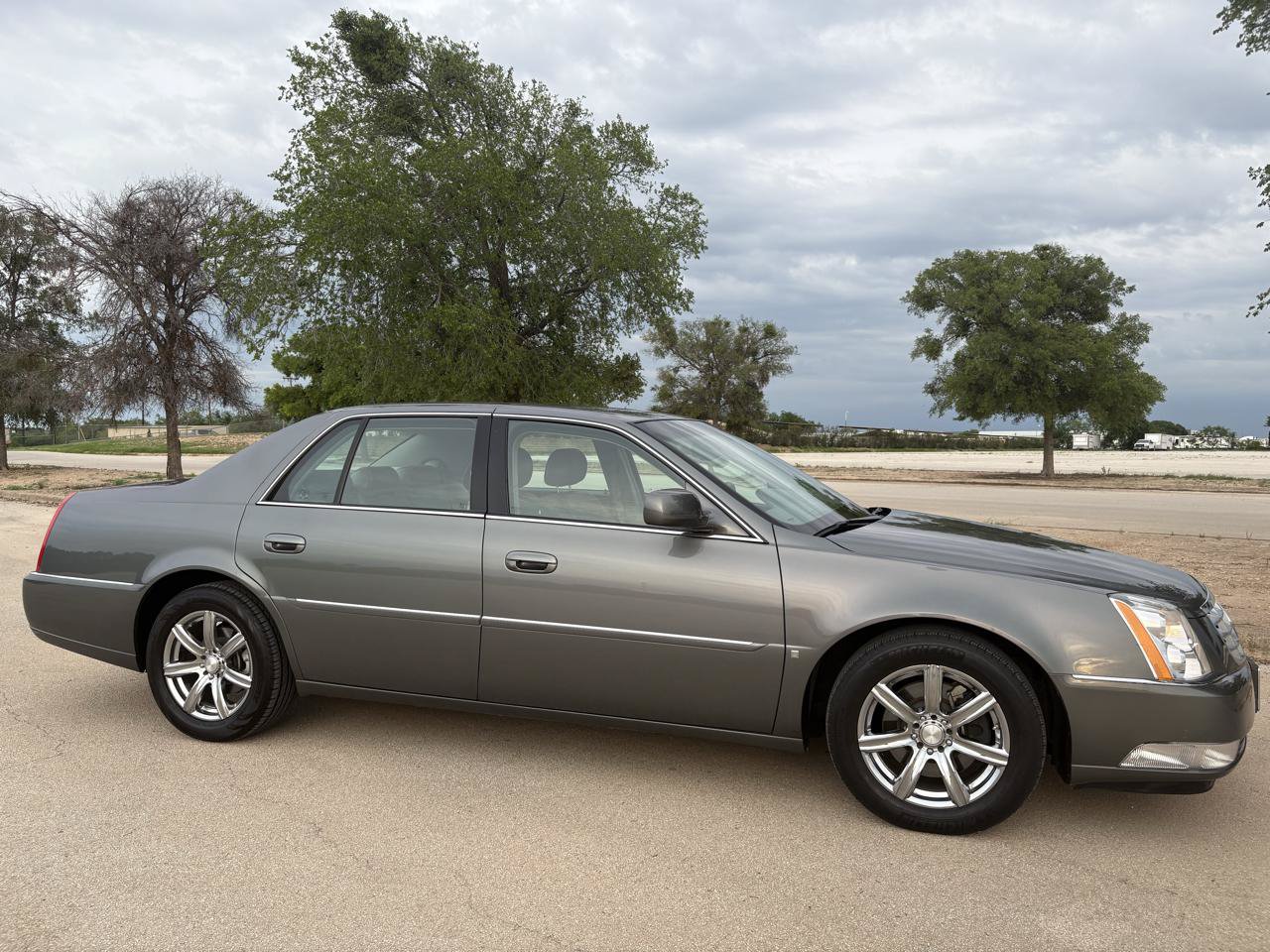 Used 2006 Cadillac DTS FWD image 56