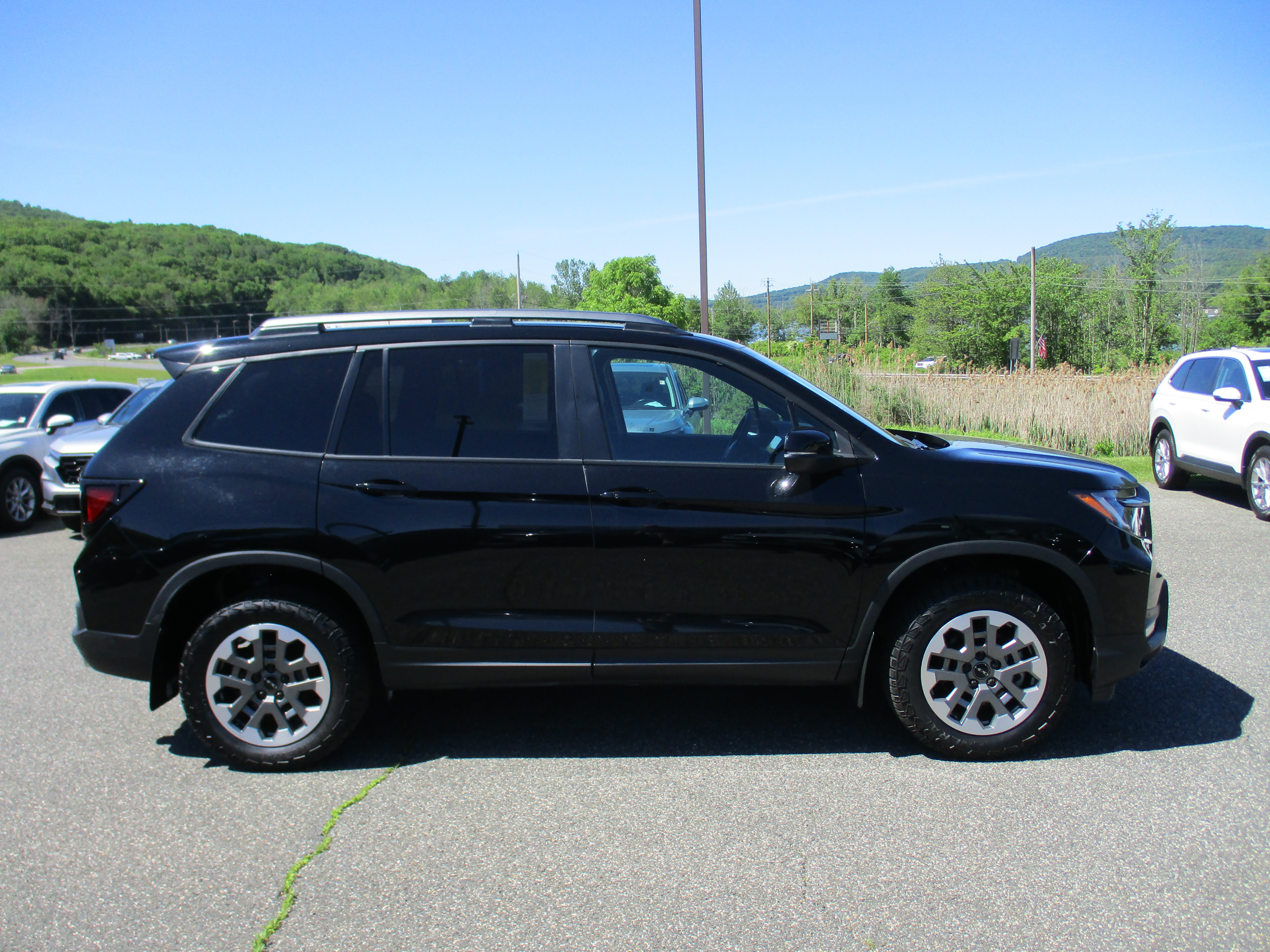 Certified 2025 Honda Passport TrailSport image 4