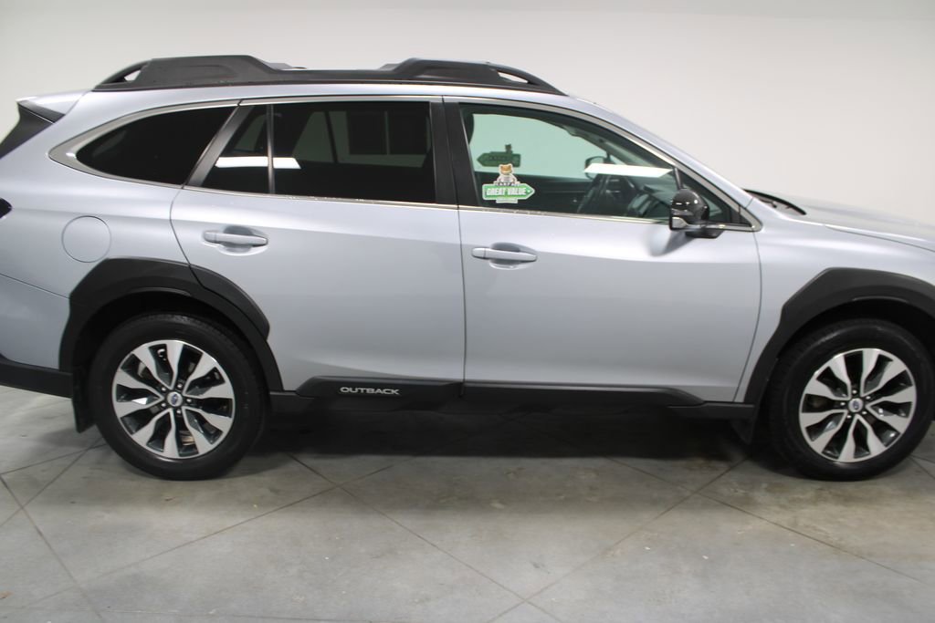 Used 2023 Subaru Outback Limited image 10